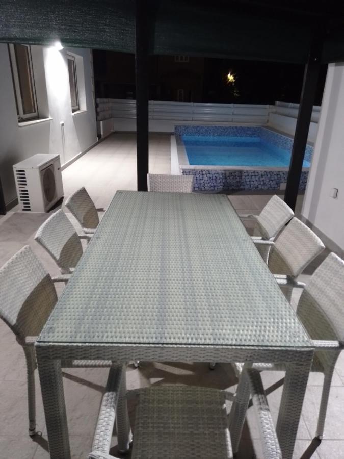 Michael Angelo Villa Paphos Exterior foto