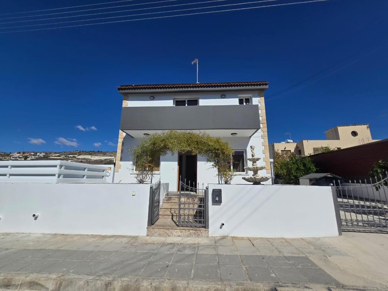 Michael Angelo Villa Paphos Exterior foto